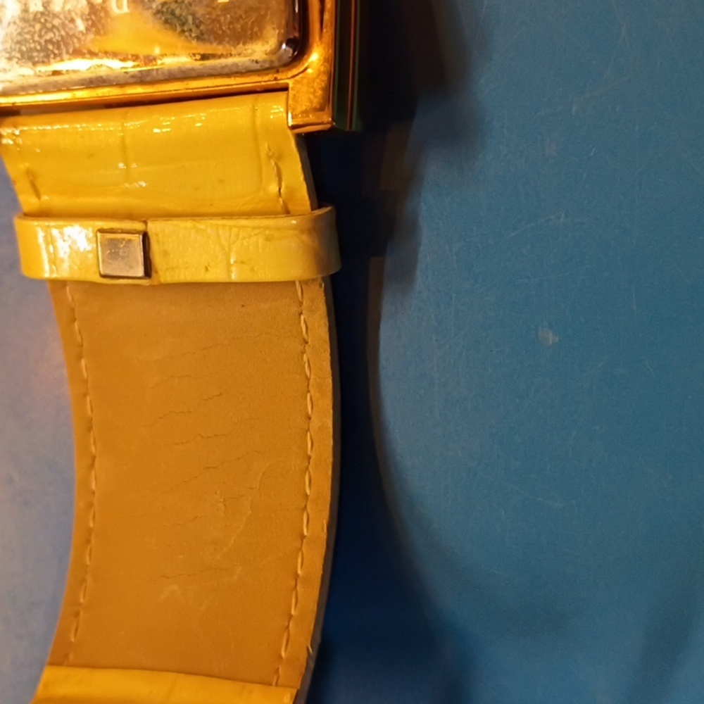 Joan Rivers Classics Gold Smartwatch - Picture 4 of 12